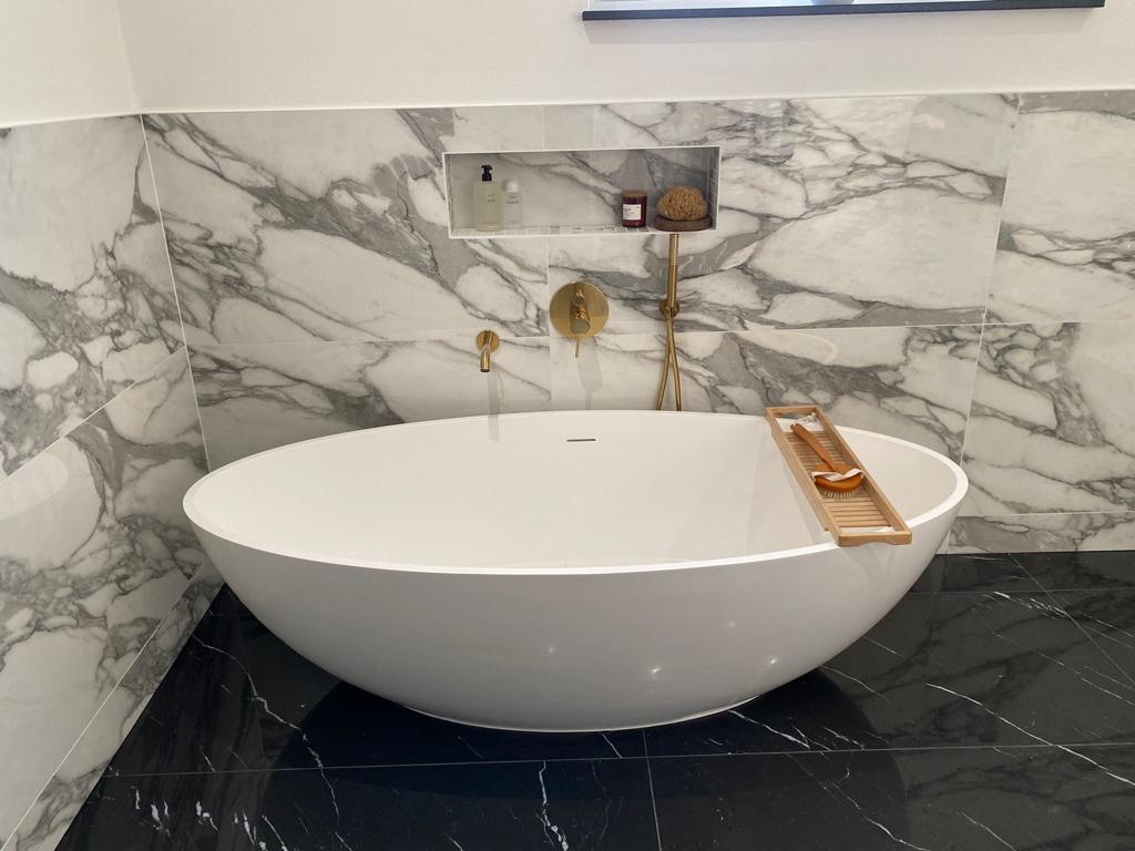 Freistehende Wanne im Altbau